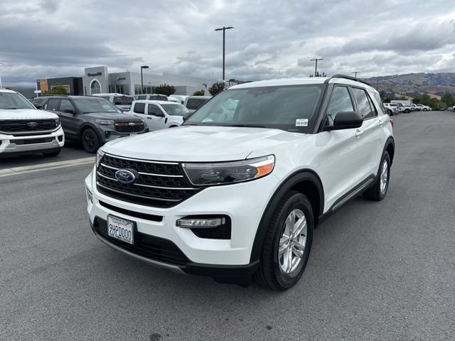 Certified 2023 Ford Explorer XLT w/ Equipment Group 202A AWD/4WD image 2