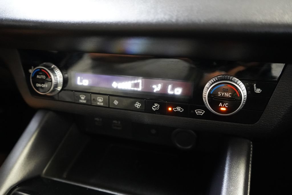 Used 2024 Mitsubishi Outlander SE AWD/4WD image 37