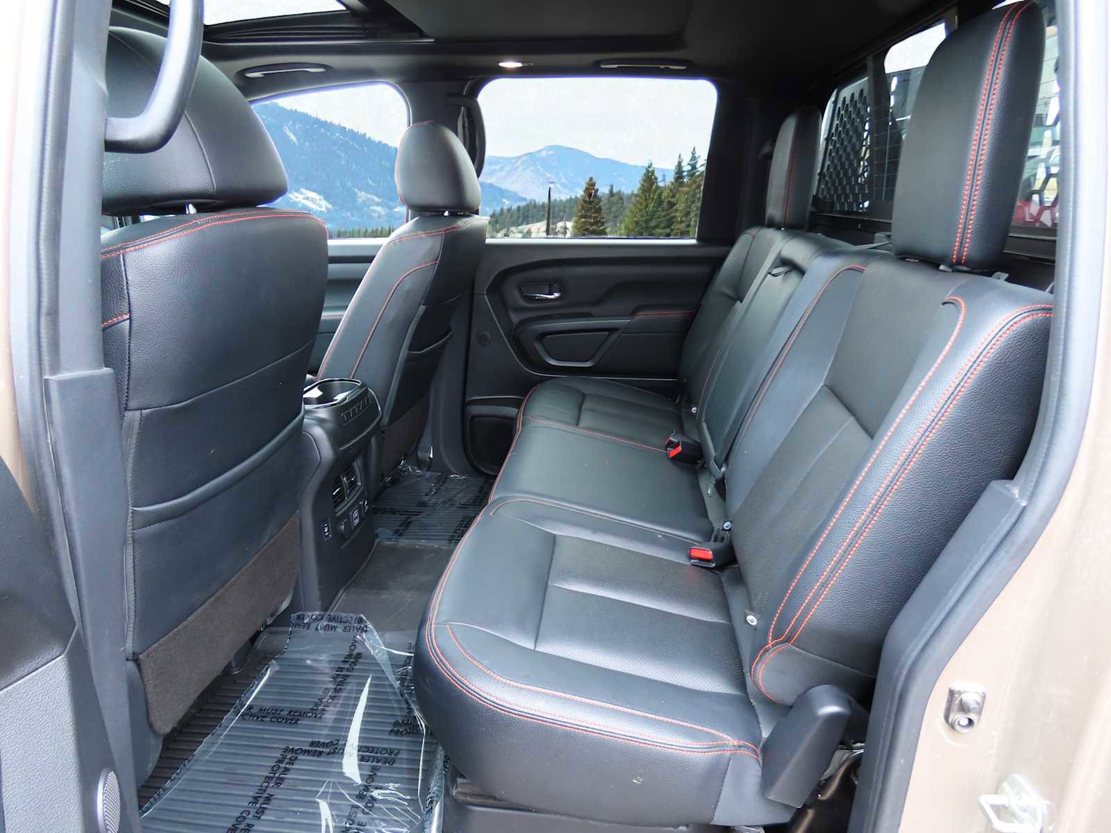 Used 2022 Nissan Titan PRO-4X w/ Pro-4x Convenience Package image 19