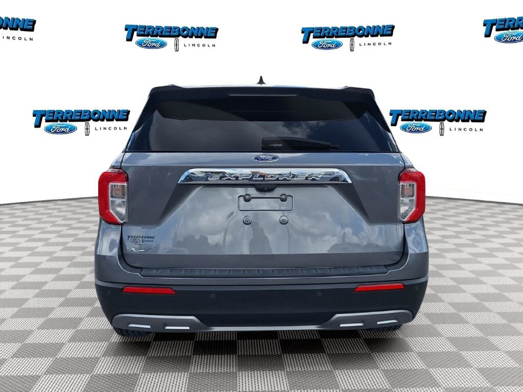 Certified 2022 Ford Explorer XLT w/ Equipment Group 202A RWD image 6