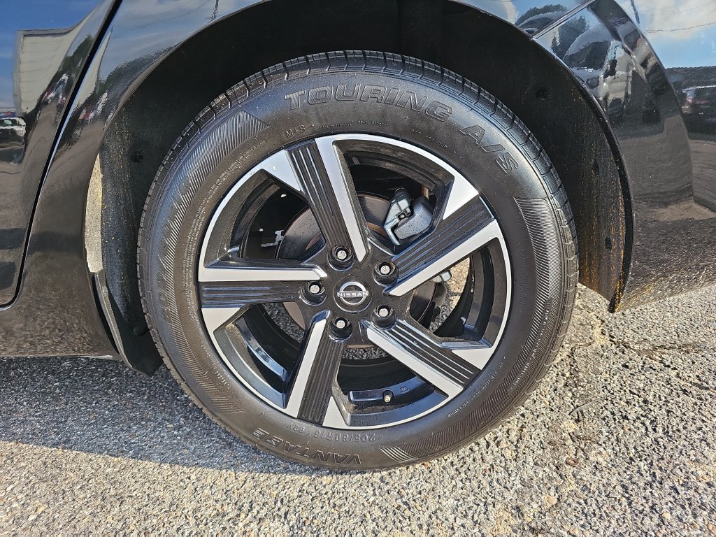 Used 2024 Nissan Sentra SV FWD image 32