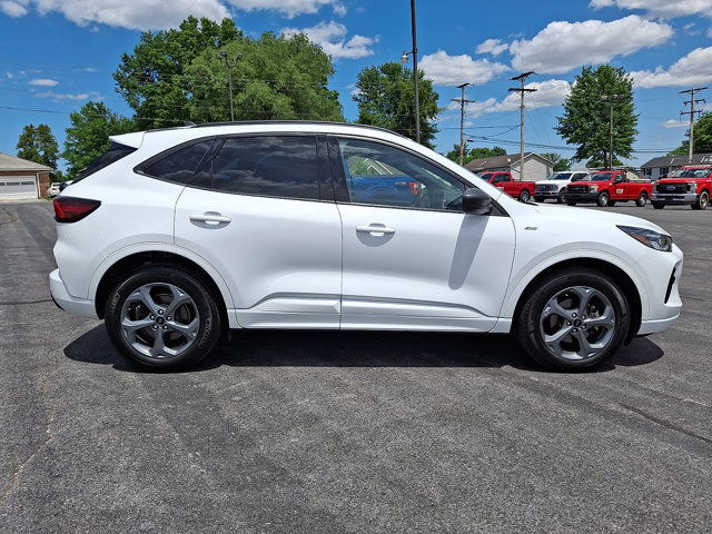 Certified 2023 Ford Escape ST-Line w/ Tech Pack #1 AWD/4WD image 8