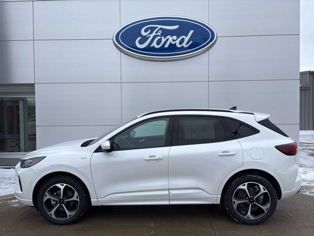 Certified 2024 Ford Escape ST-Line Elite AWD/4WD image 4