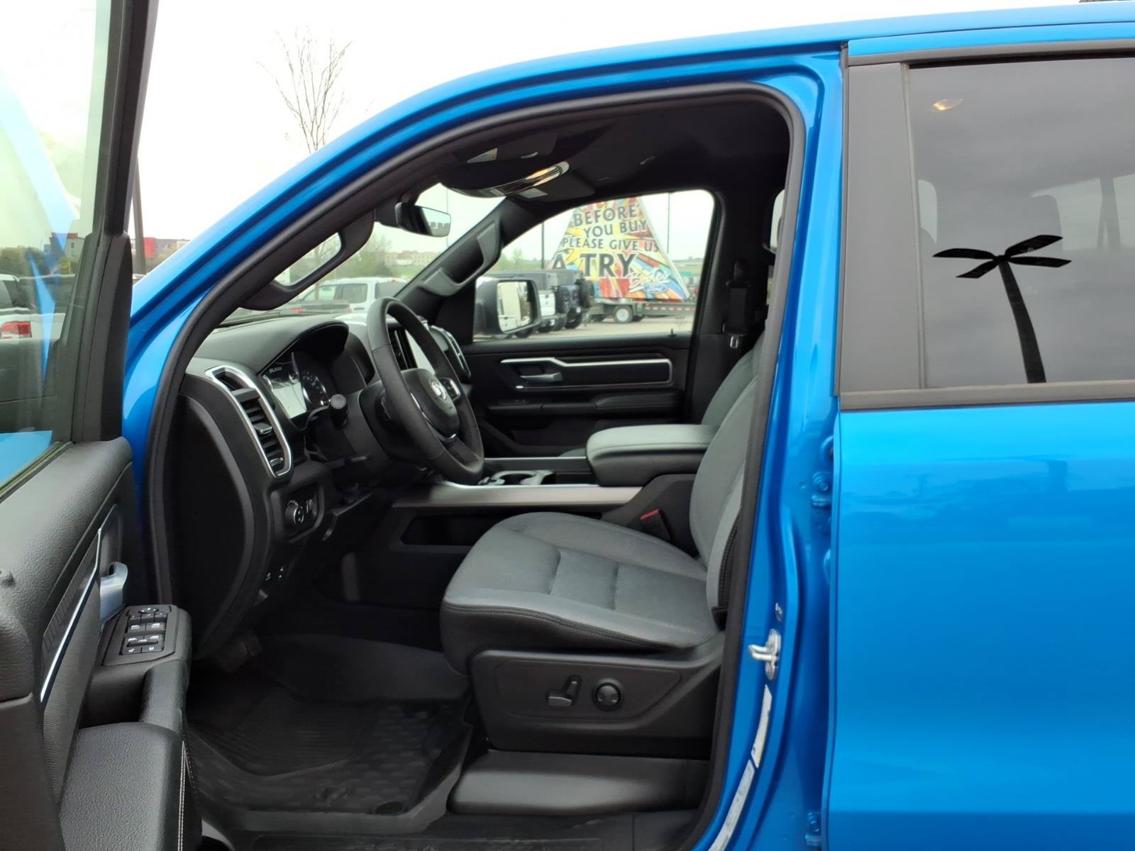 Used 2025 RAM 1500 Big Horn AWD/4WD image 12