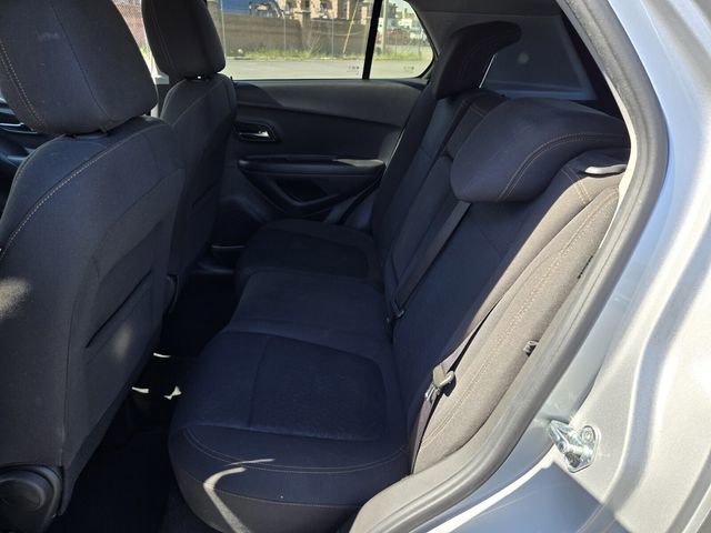 Used 2022 Chevrolet Trax LS w/ Tint and Cruise Package image 11