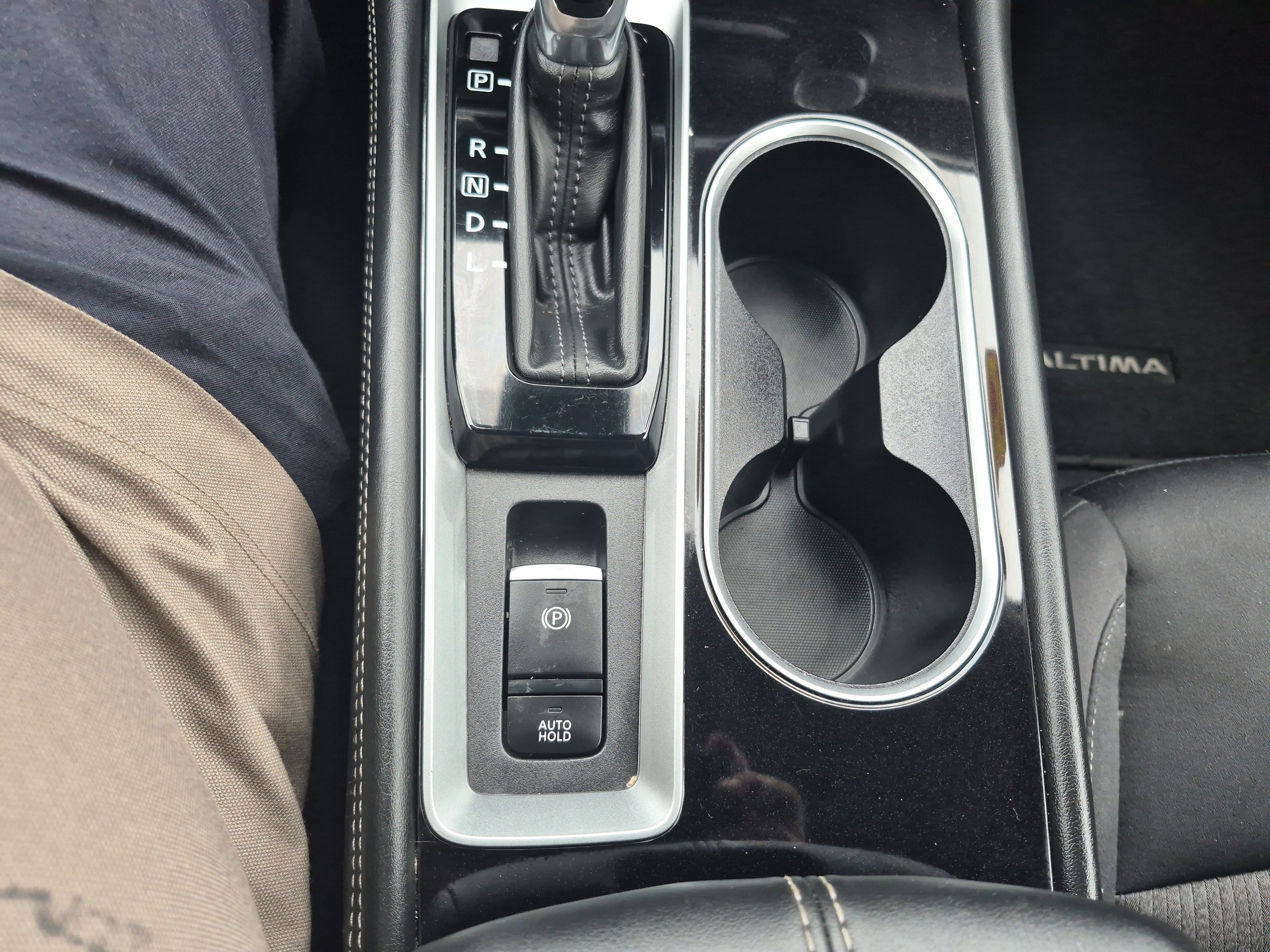 Used 2024 Nissan Altima 2.5 SV w/ SV Premium Package image 28