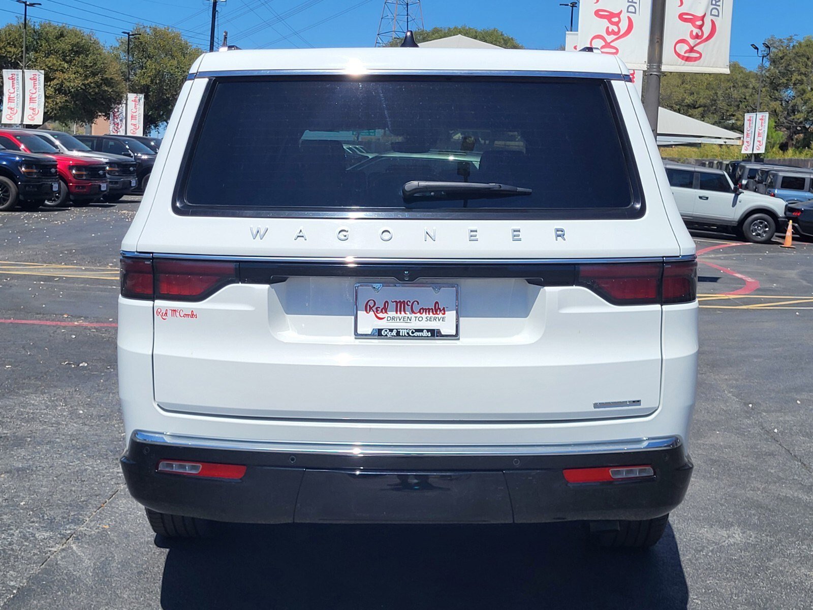 Used 2024 Jeep Wagoneer L Series II w/ Flexible Seating Group image 5