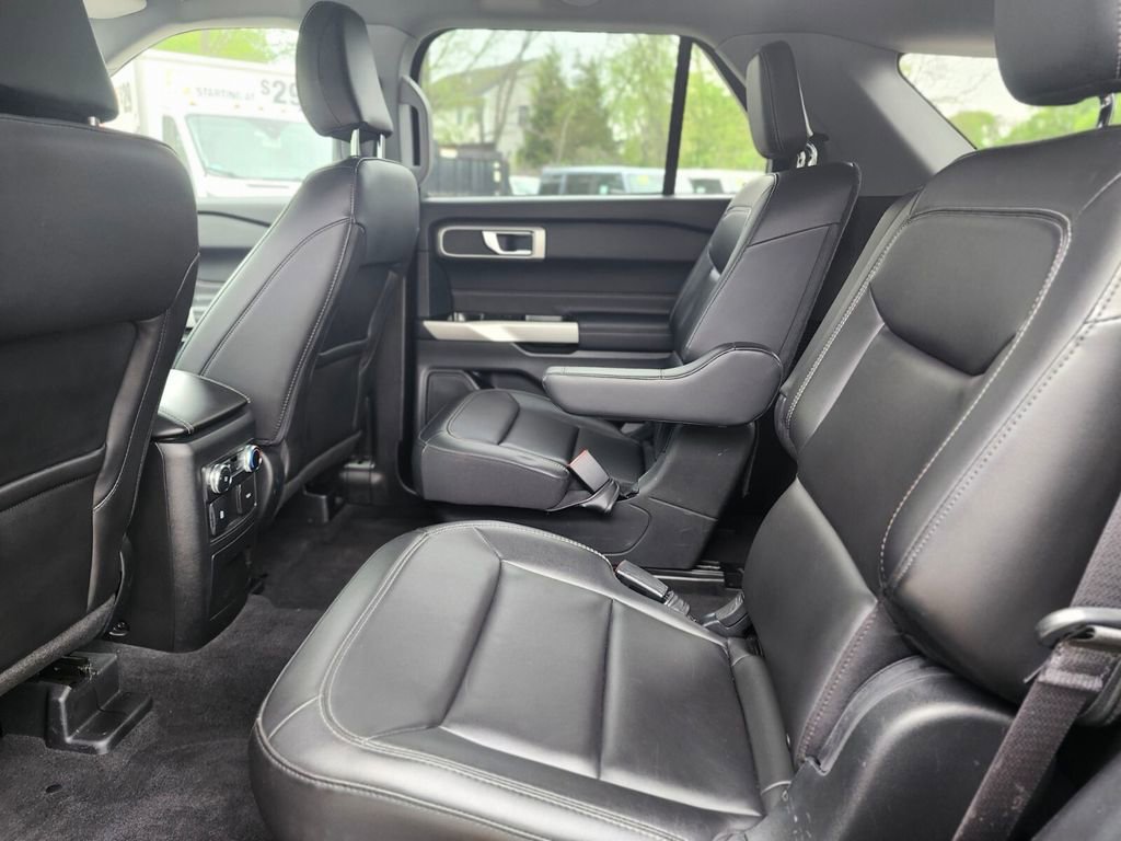 Certified 2023 Ford Explorer XLT w/ Equipment Group 202A AWD/4WD image 16