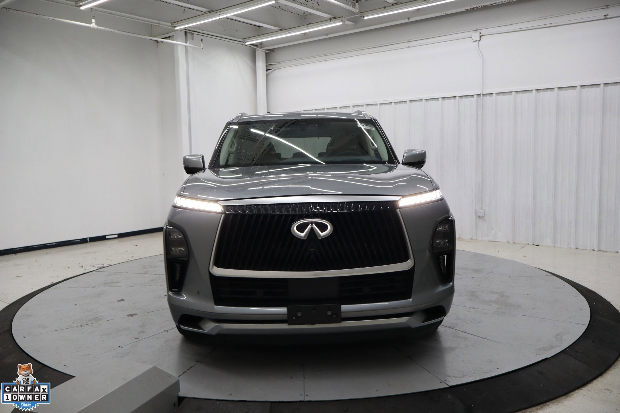 Used 2025 INFINITI QX80 Sensory image 11