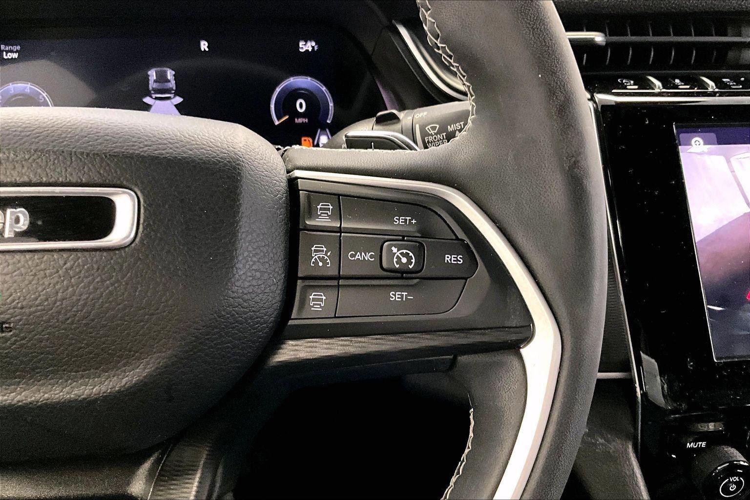 Used 2023 Jeep Grand Cherokee Altitude image 18