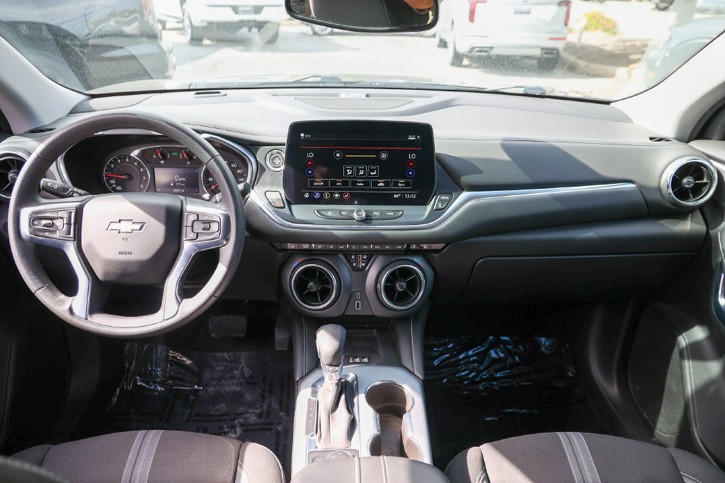Used 2024 Chevrolet Blazer LT w/ Convenience Package FWD image 6