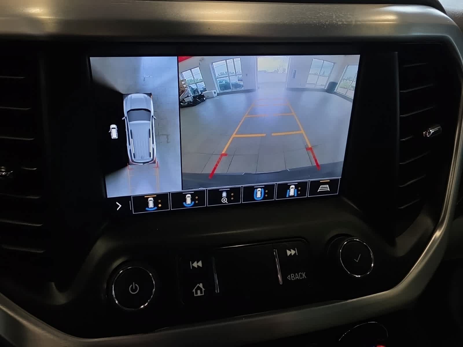 Used 2020 GMC Acadia SLT w/ GMC Pro Grade Package AWD/4WD image 2