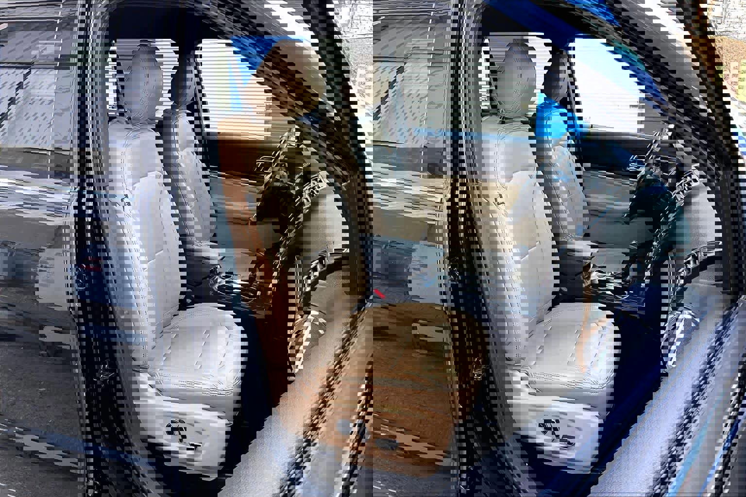 Certified 2017 Ford Explorer Limited image 12