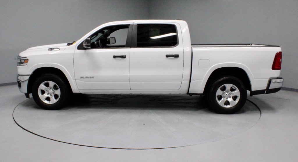 Used 2025 RAM 1500 Big Horn AWD/4WD image 8