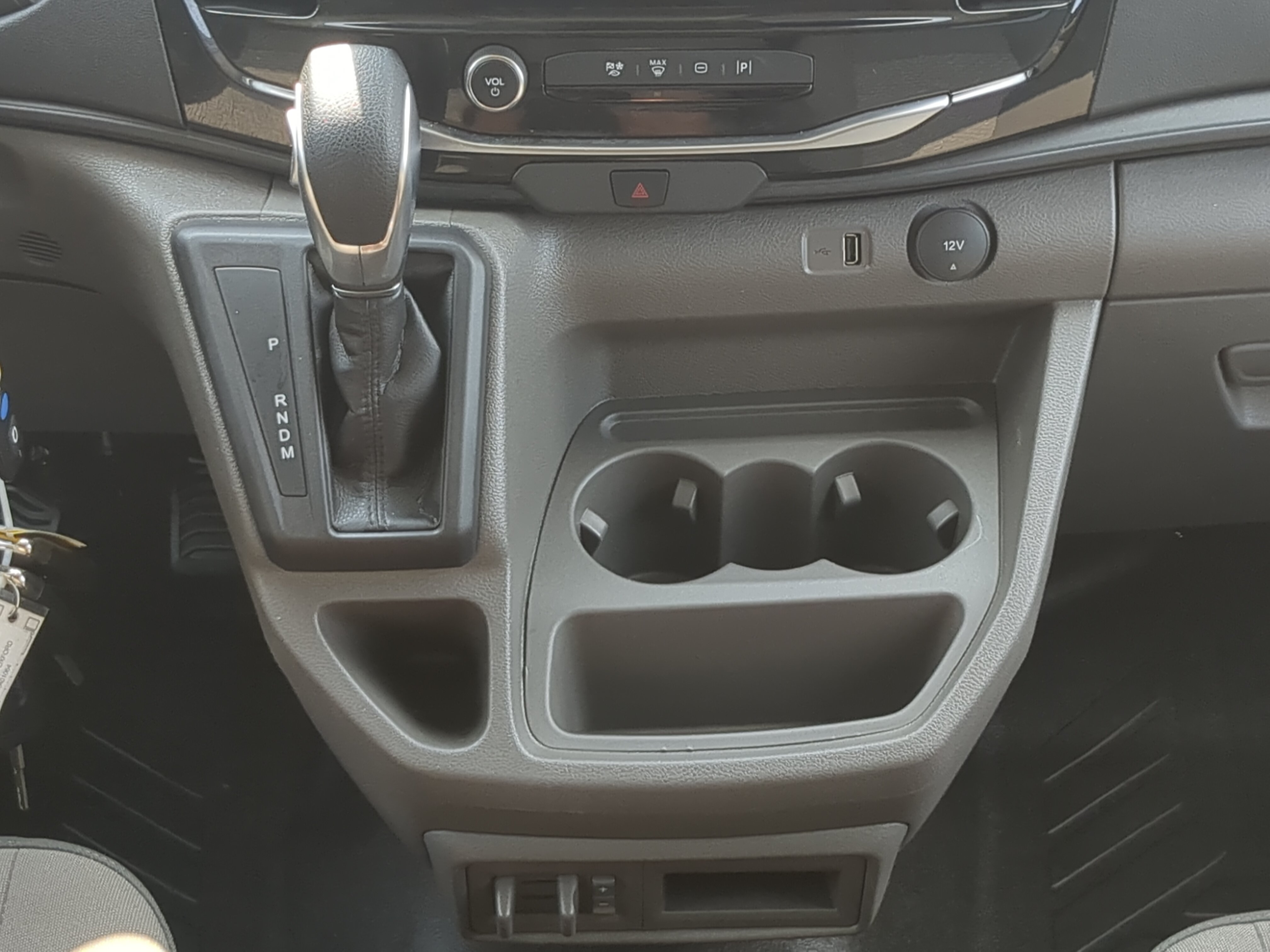 Certified 2025 Ford Transit 350 XLT RWD image 17