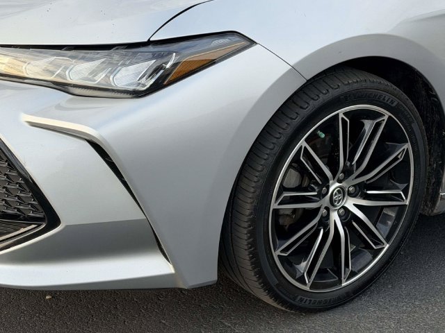 Used 2019 Toyota Avalon XSE w/ All Weather Liner Package FWD image 8