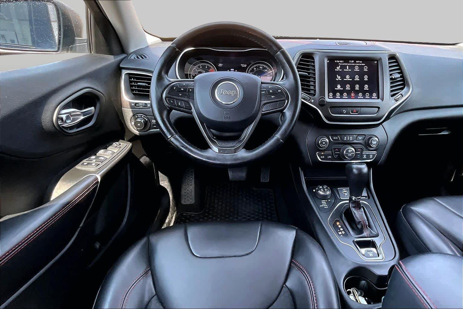 Used 2019 Jeep Cherokee Trailhawk w/ Cold Weather Group AWD/4WD image 8