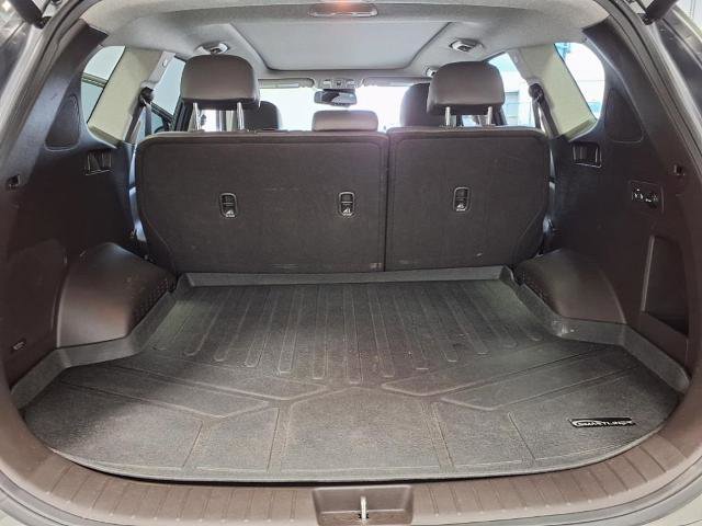 Used 2019 Hyundai Santa Fe Limited image 16