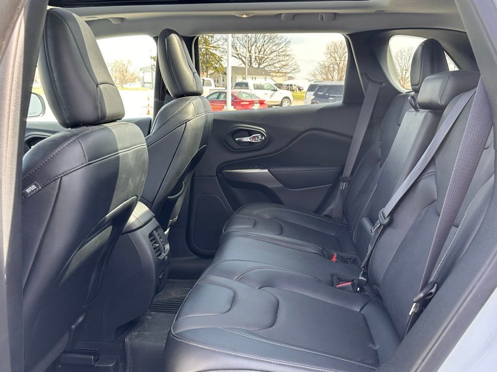 Used 2022 Jeep Cherokee Limited w/ Mopar Interior Package image 14