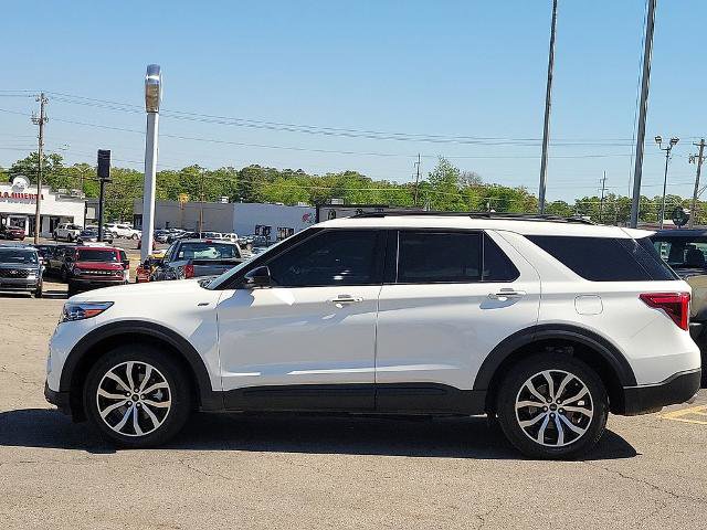 Certified 2023 Ford Explorer ST-Line AWD/4WD image 3