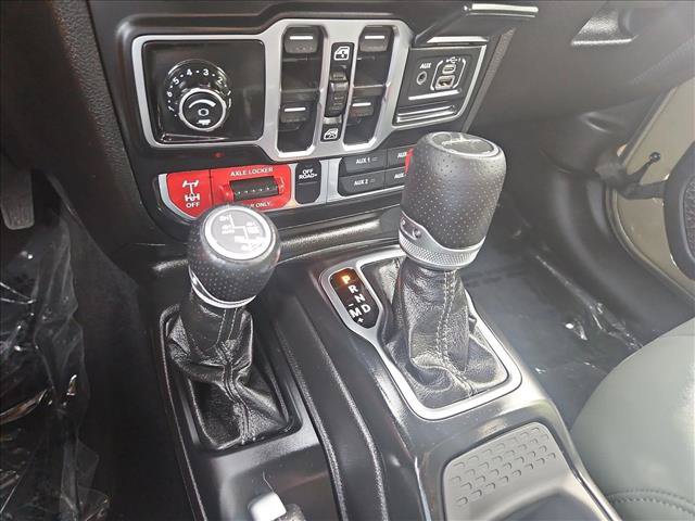 Used 2025 Jeep Gladiator Mojave AWD/4WD image 11