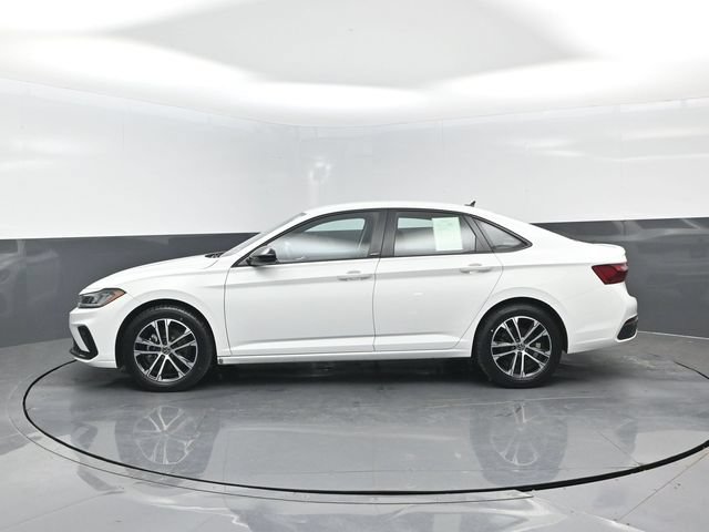 Used 2025 Volkswagen Jetta Sport FWD image 4