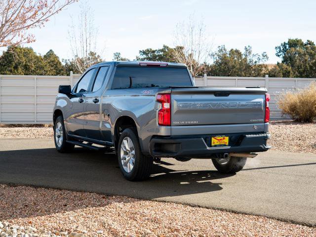 Used 2021 Chevrolet Silverado 1500 Custom image 3