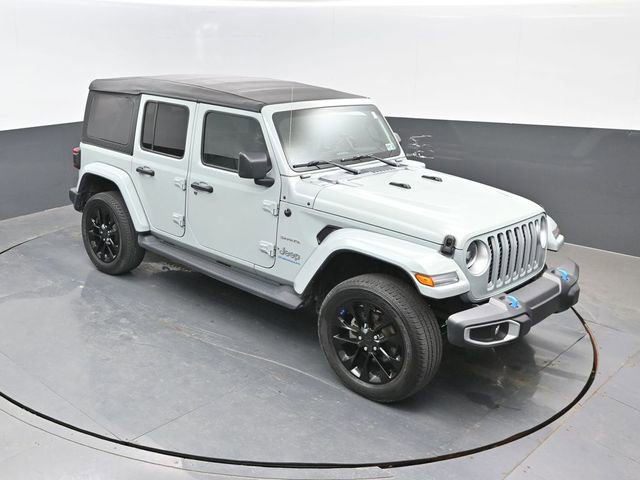 Used 2023 Jeep Wrangler Unlimited Sahara w/ Cold Weather Group AWD/4WD image 17