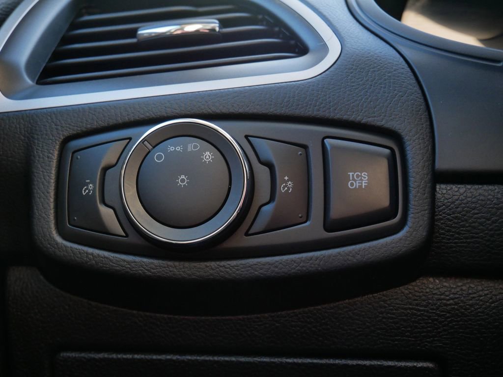 Certified 2022 Ford Edge SE w/ Black Appearance Package image 17