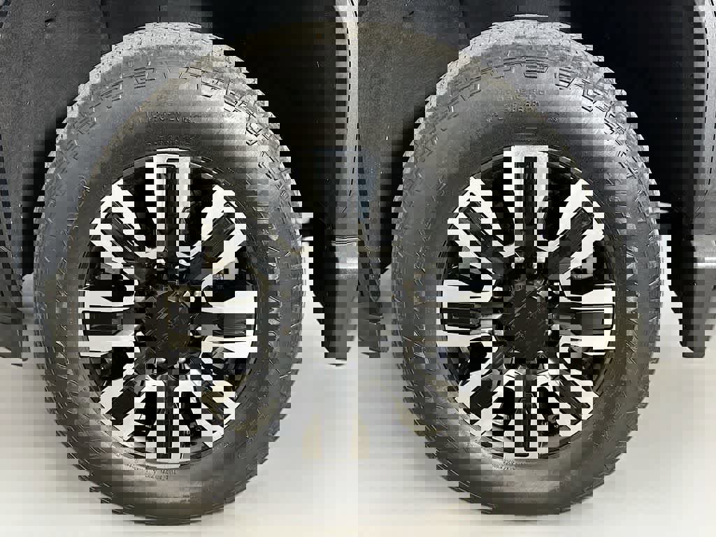 Used 2024 GMC Sierra 2500 Denali Ultimate image 11