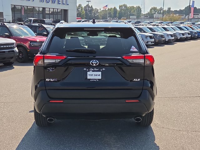 Used 2024 Toyota RAV4 XLE FWD image 5