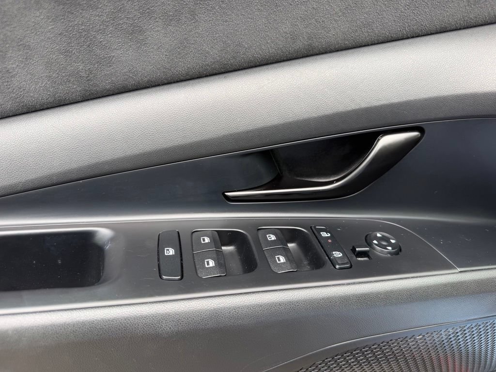 Used 2025 Hyundai Elantra N FWD image 23