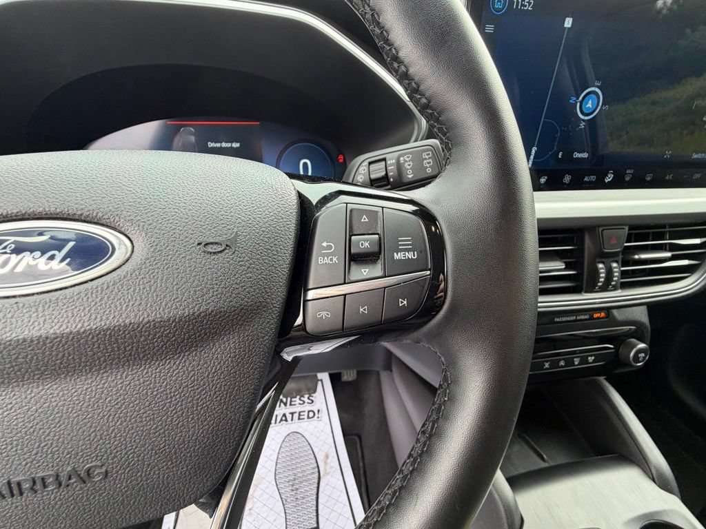 Certified 2025 Ford Escape Platinum AWD/4WD image 41