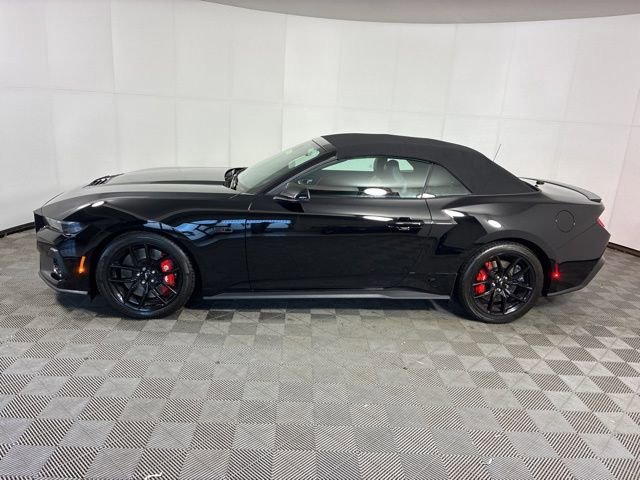 Certified 2025 Ford Mustang GT Premium RWD image 2