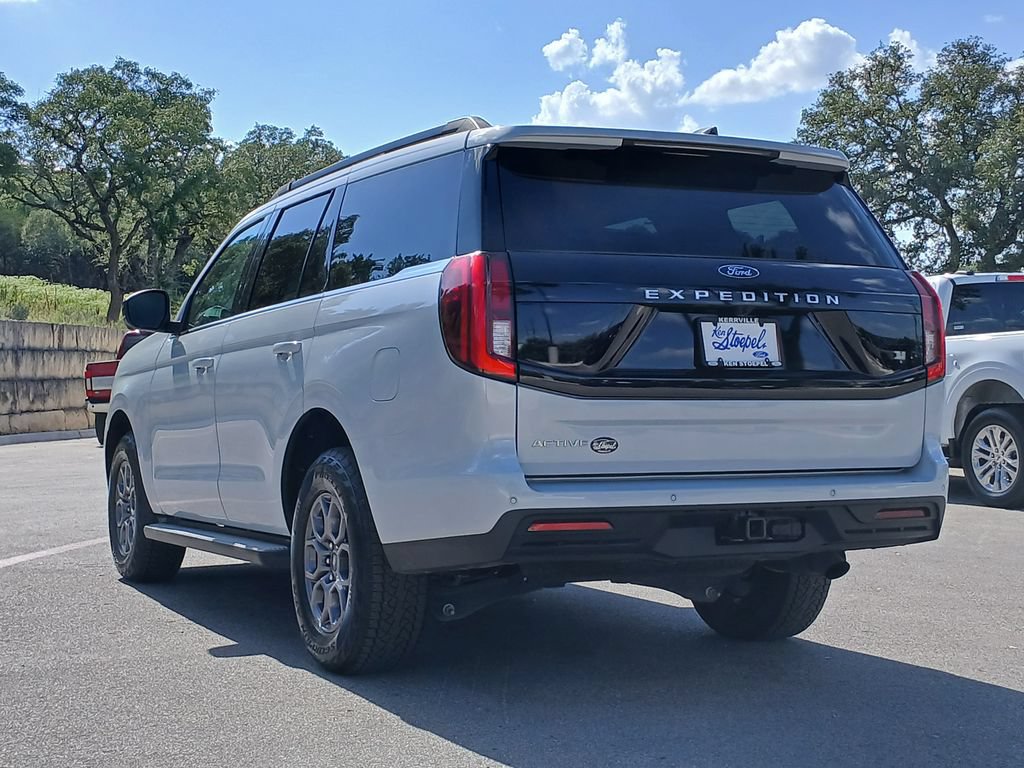 Certified 2025 Ford Expedition Active RWD image 5