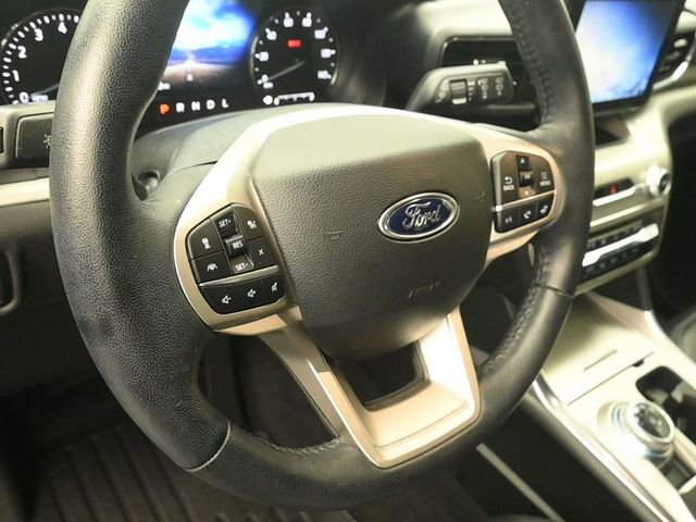 Certified 2022 Ford Explorer XLT w/ Equipment Group 202A AWD/4WD image 15