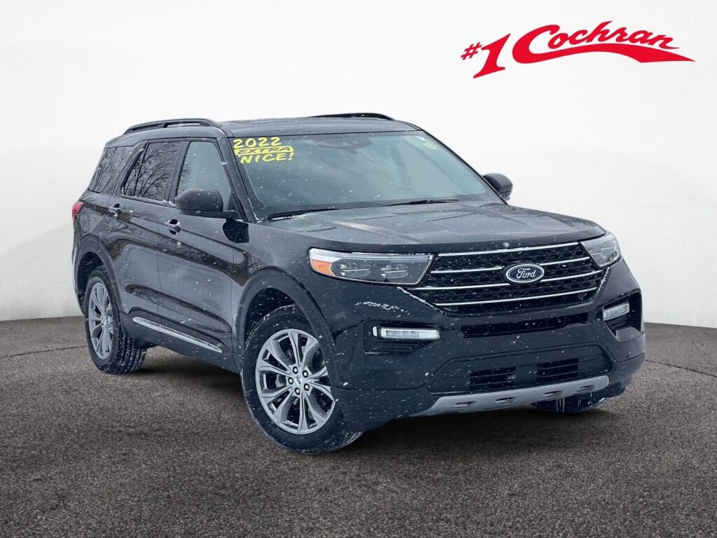 Certified 2022 Ford Explorer XLT w/ Equipment Group 202A image 1