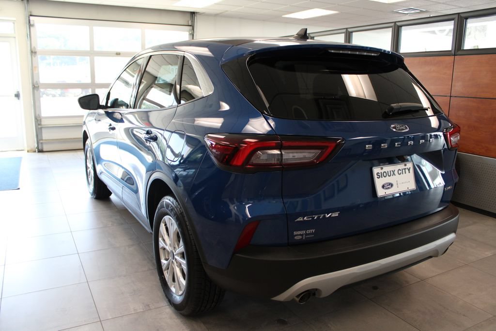 Certified 2023 Ford Escape Active AWD/4WD image 7