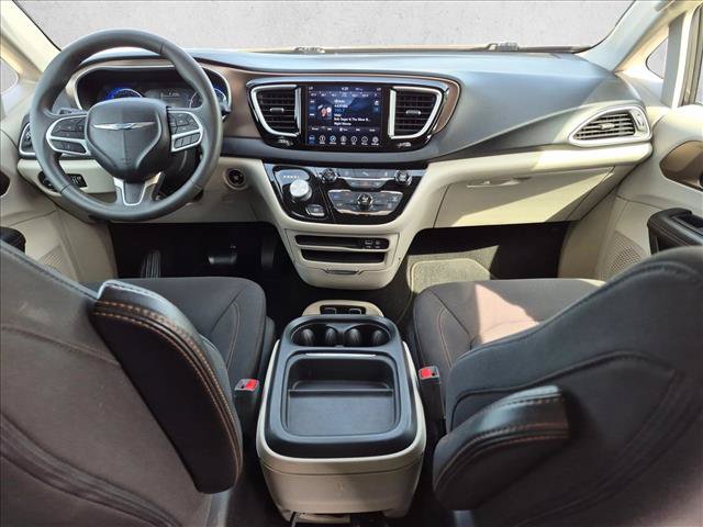 Used 2018 Chrysler Pacifica Touring Plus FWD image 20