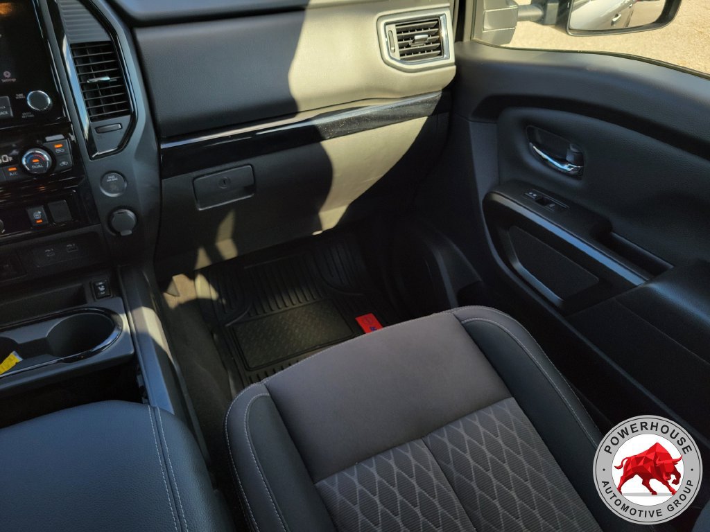 Used 2024 Nissan Titan SV w/ SV Convenience Package RWD image 21