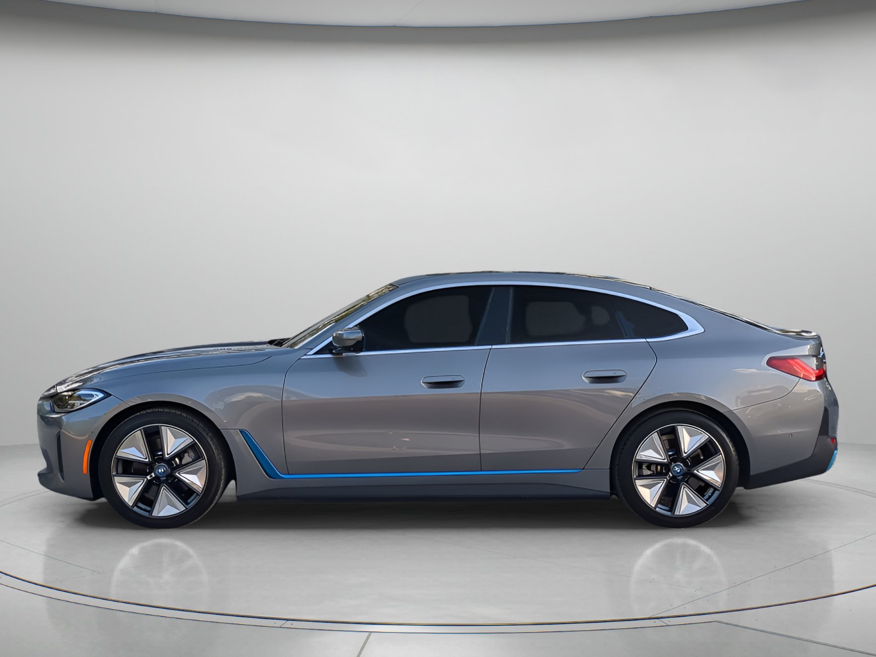 Used 2023 BMW i4 eDrive40 w/ Premium Package RWD image 43