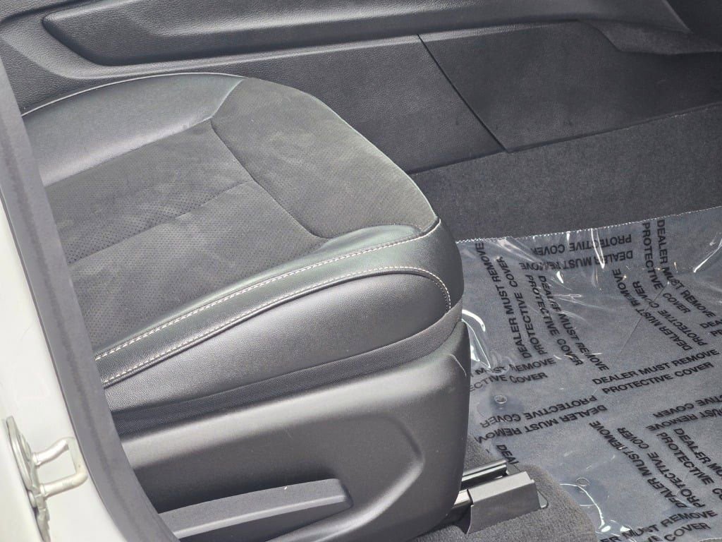 Used 2023 Jeep Grand Cherokee Altitude image 8