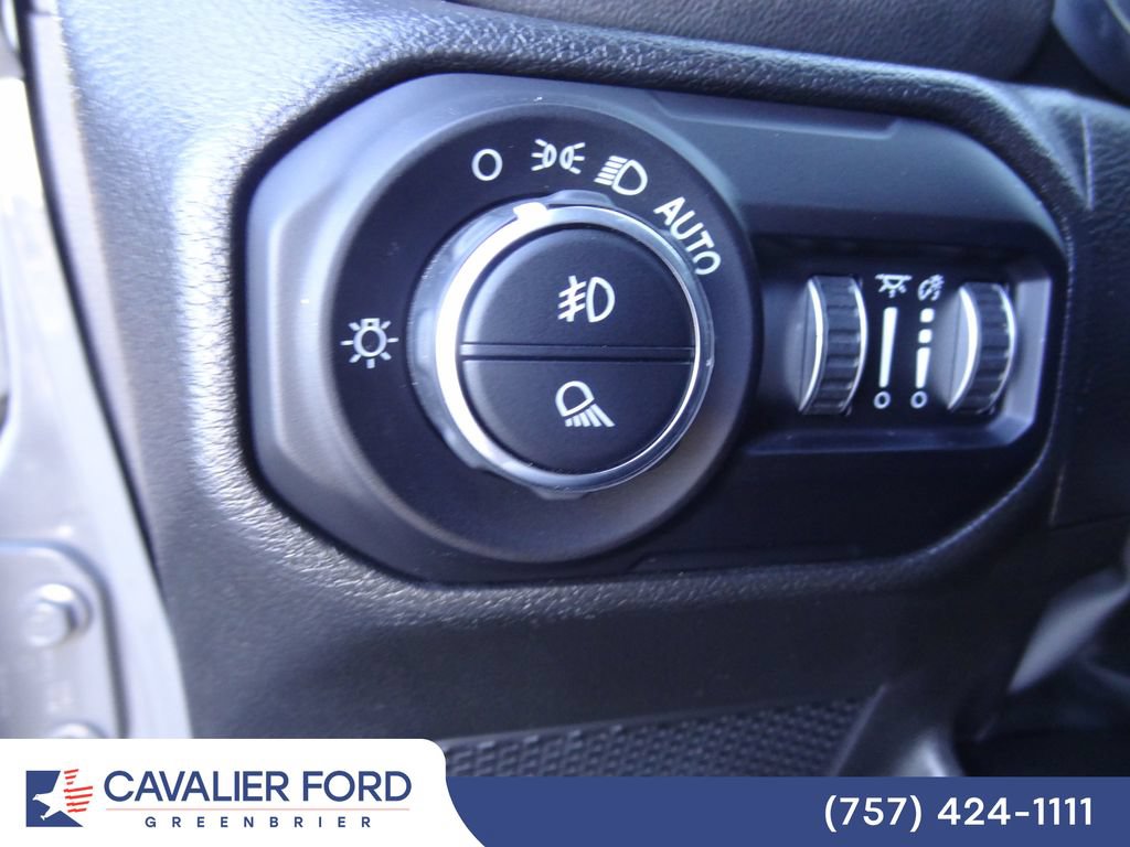 Used 2022 Jeep Gladiator Overland AWD/4WD image 13