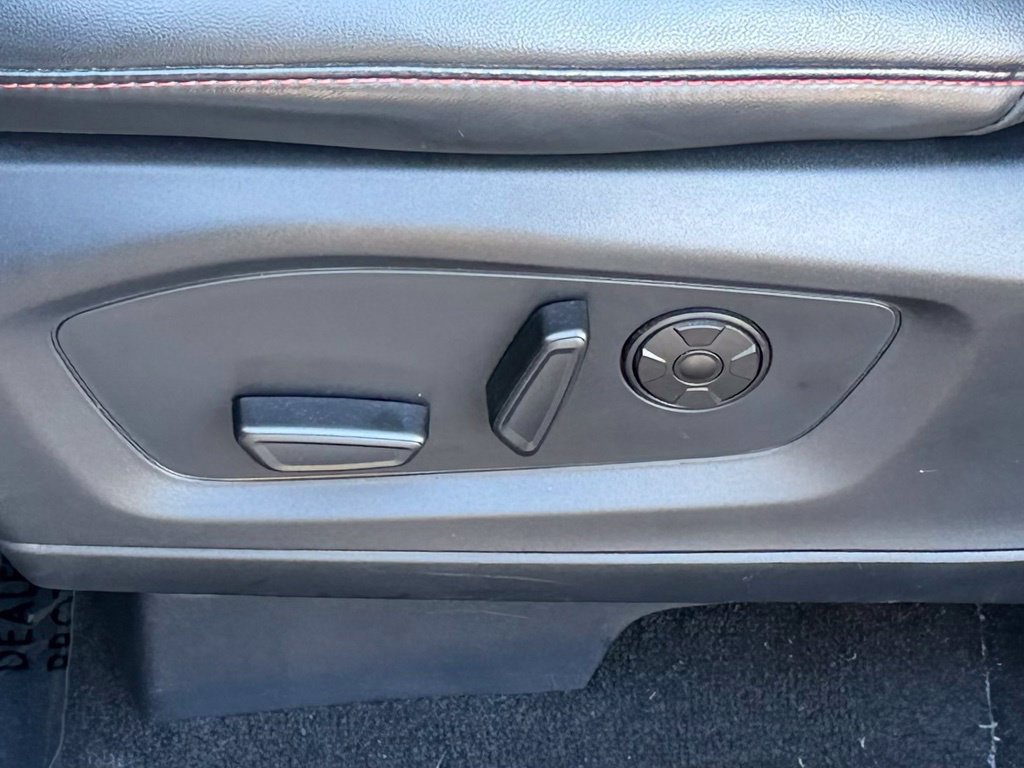 Certified 2025 Ford Explorer ST-Line w/ Premium Package RWD image 18