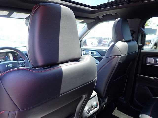 Certified 2025 Ford Explorer ST AWD/4WD image 18