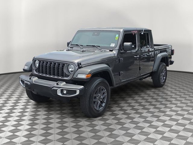 Used 2025 Jeep Gladiator Sport AWD/4WD image 3