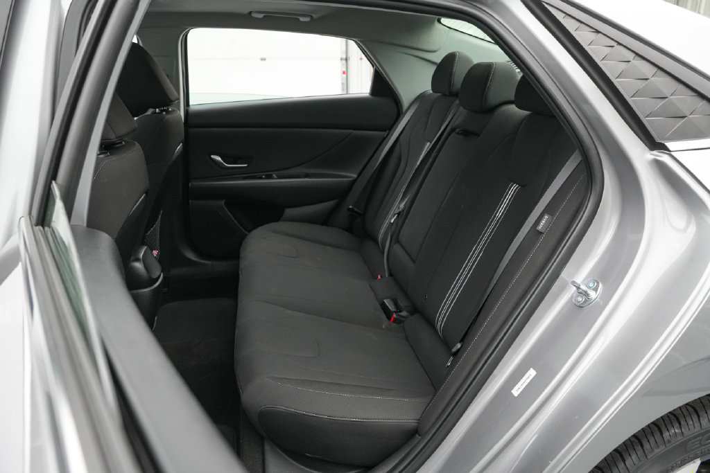 Used 2025 Hyundai Elantra SEL FWD image 19