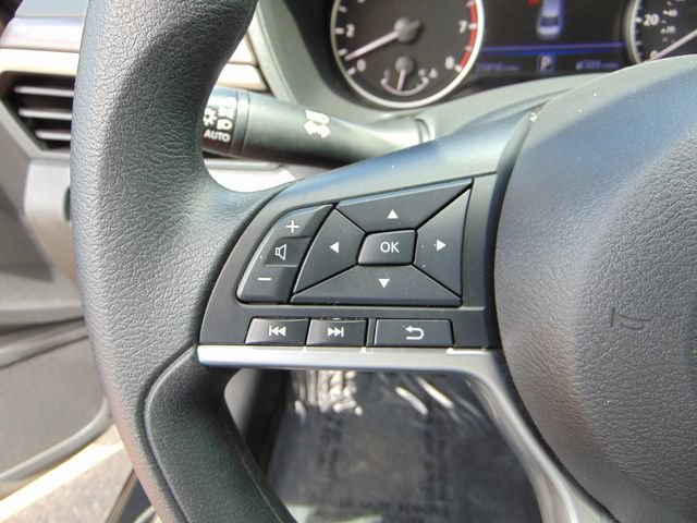 Used 2025 Nissan Altima 2.5 SV FWD image 18