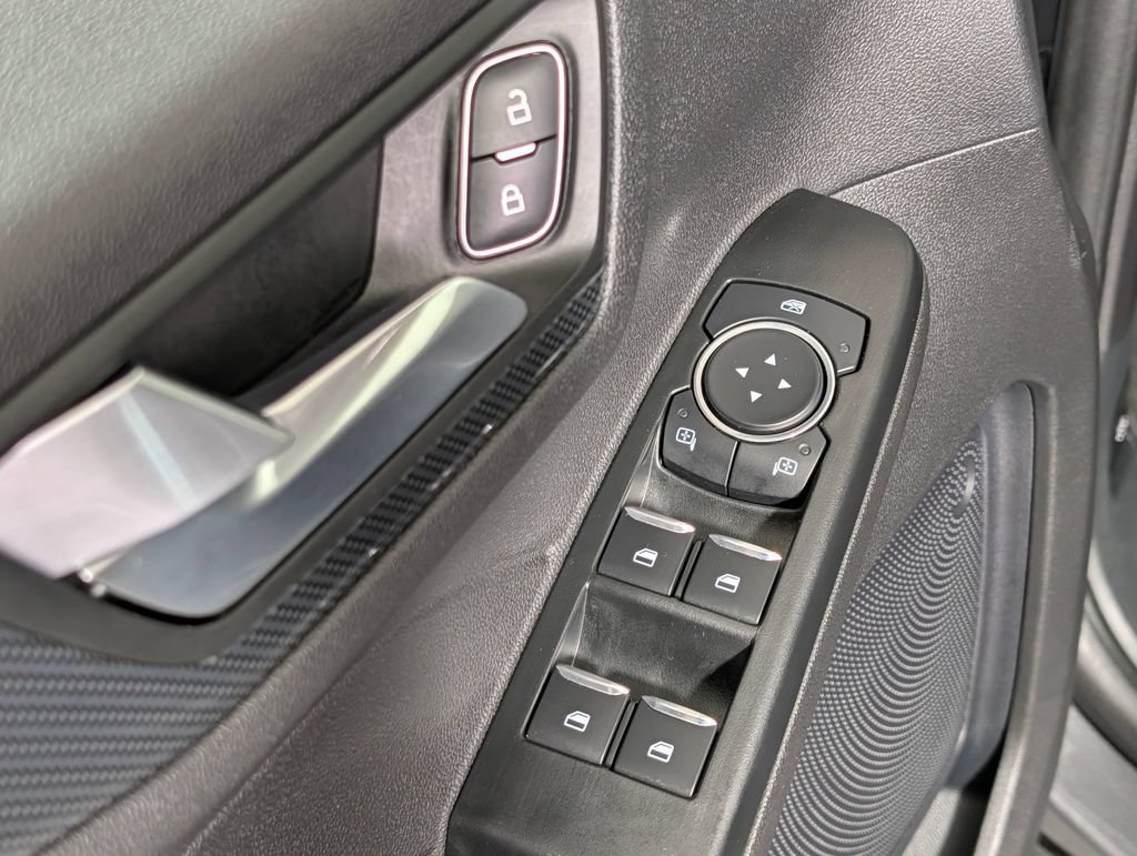 Certified 2025 Ford Escape ST-Line FWD image 25