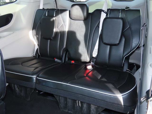 Used 2023 Chrysler Pacifica Limited image 19